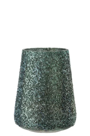 De Kaarsenhouder Orkaan Glitter Glas Groen Large is een kegelvormige glazen kandelaar bedekt met fonkelende donkergroene en zilveren glitters, afgebeeld geïsoleerd op een witte achtergrond.