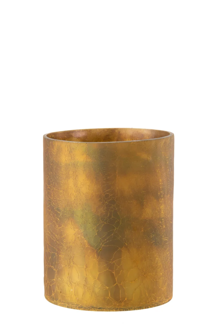 De Kaarsenhouder Hurricane Glas Oker Groot is een ronde, cilindervormige glazen vaas met een goudgele gebarsten afwerking en een licht glanzende textuur, afgebeeld tegen een witte achtergrond.