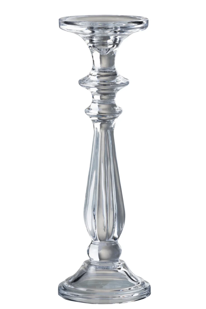 De Kaarsenhouder Tibo Glas Transparant Groot is een kandelaar van helder glas met een klassiek, elegant ontwerp, met een uitlopende voet en een taps toelopende, facetgeslepen steel.