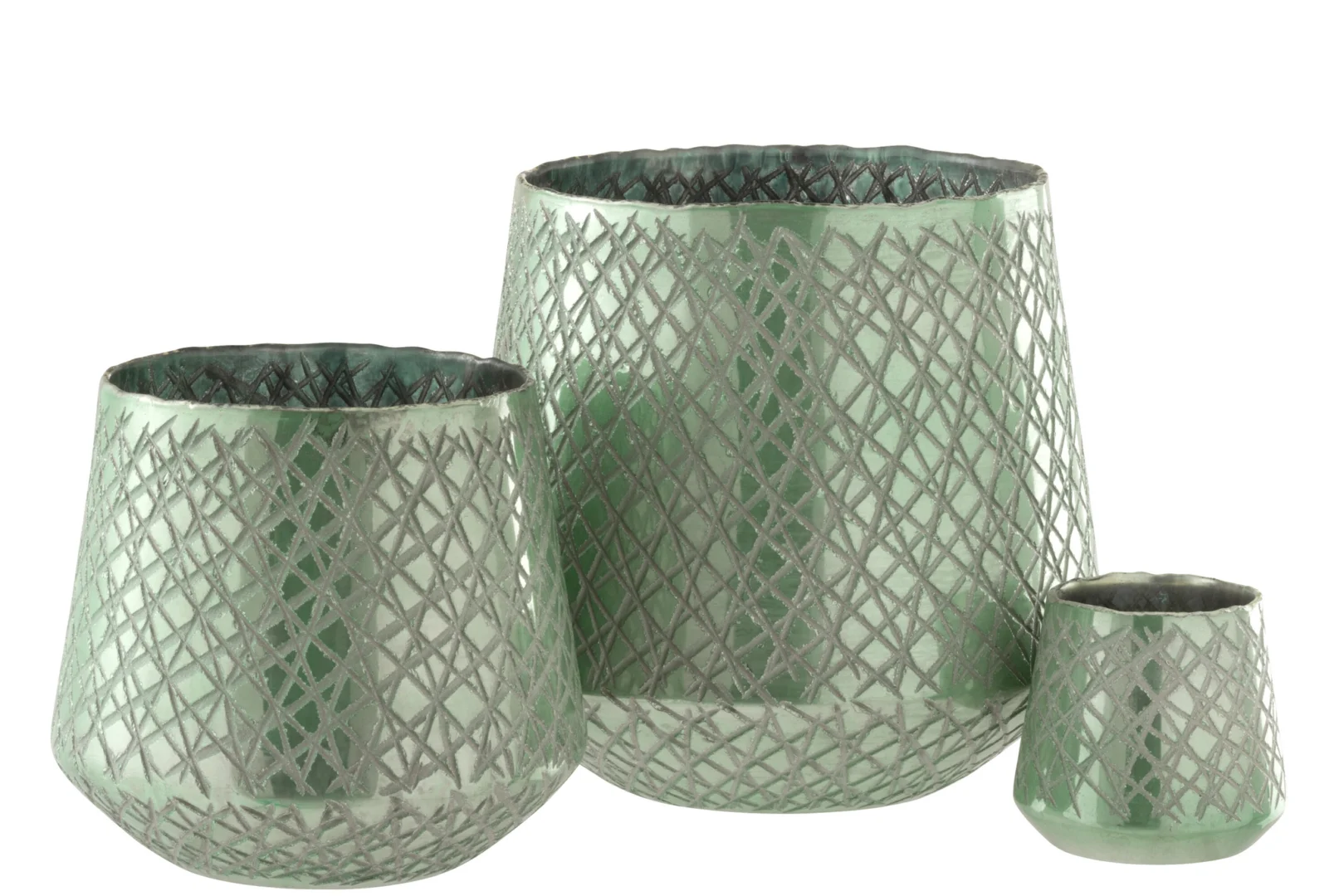 Een grote mintgroene glazen kaarsenhouder, Kaarsenhouder Orkaan Krassen, met een metallic kriskraspatroon en glanzende afwerking, weergegeven op een witte achtergrond.