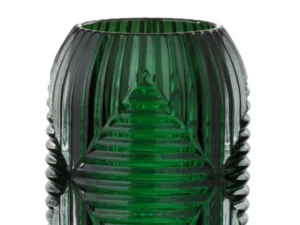 Theelichthouder Hoge Lijnen Glas Groen: Een groene glazen kandelaar met verticale en diagonale ribbels voor een gestructureerde, geometrische look, ronde vorm en glanzende afwerking.