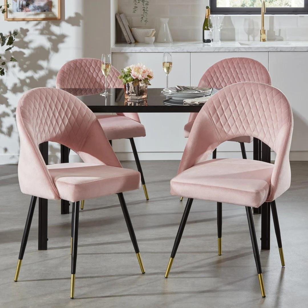 Roze eetkamerstoelen
