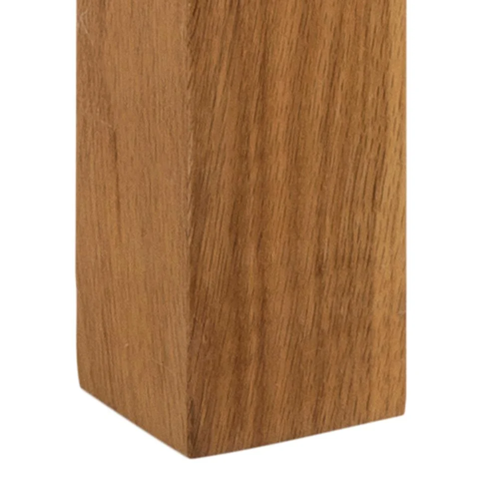 Close-up van de hoek van de Eettafel Nieuwe Sfeer 90 x 100 CM, een rechthoekige eikenhouten (eikenhout) tafel, die de natuurlijke houtnerf en gladde afwerking benadrukt.