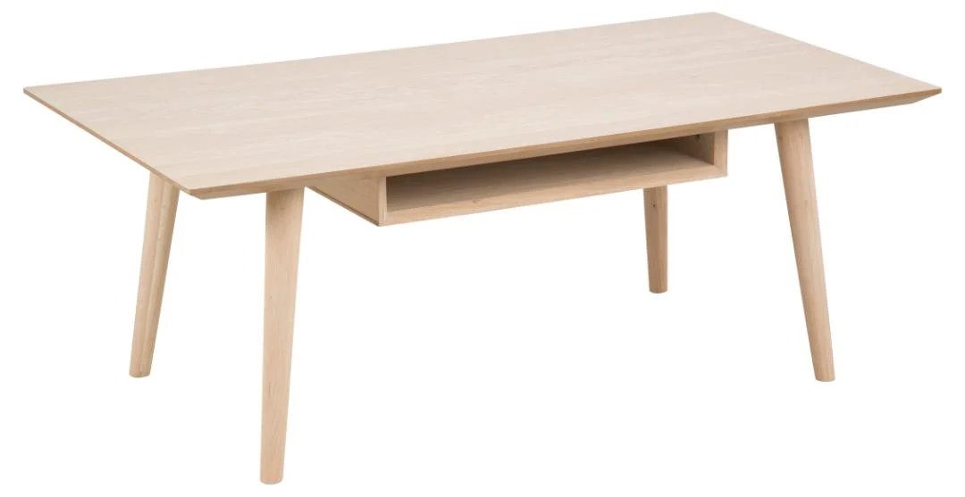 Een ronde witte salontafel, 60 x 42 cm, met eikenfineer afwerking.