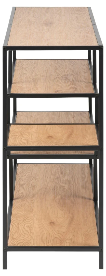 De Seaford boekenkast is een hoge kast met vier gelijkmatig verdeelde planken in lichte houtnerf en een zwart metalen frame, van voren gezien op ooghoogte.