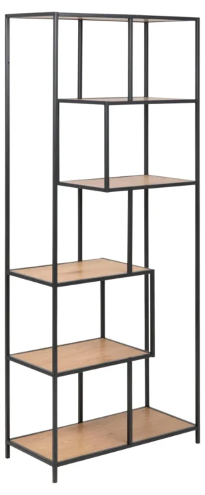De Seaford boekenkast is een hoge, rechthoekige kast met een zwart metalen frame en vijf houten planken in een verspringend geometrisch patroon.