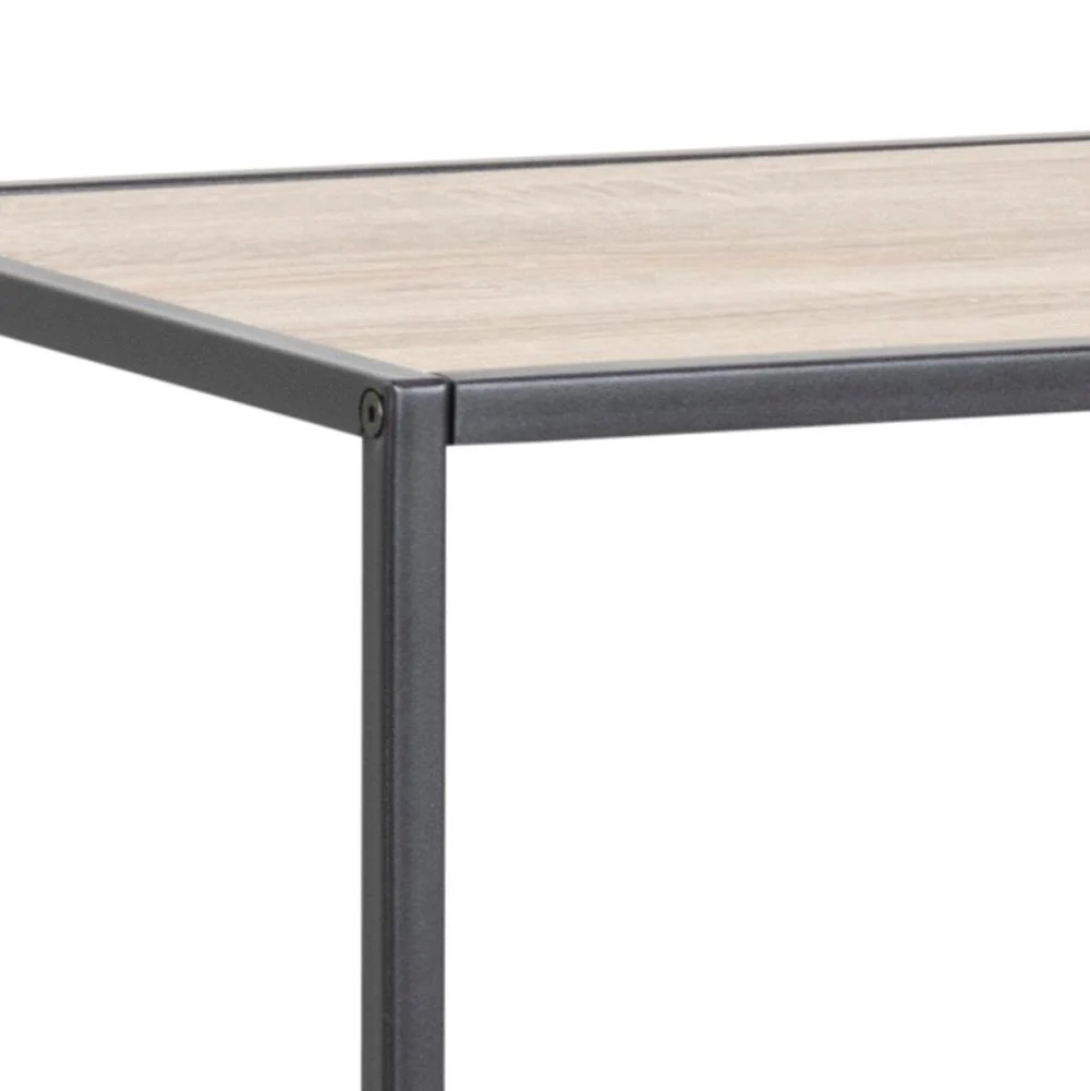 Detailopname van een stalen boekenkast met sonoma eiken blad. Het stalen frame is zwart en de hoeken zijn netjes afgewerkt. Lichte houtnerf zichtbaar.