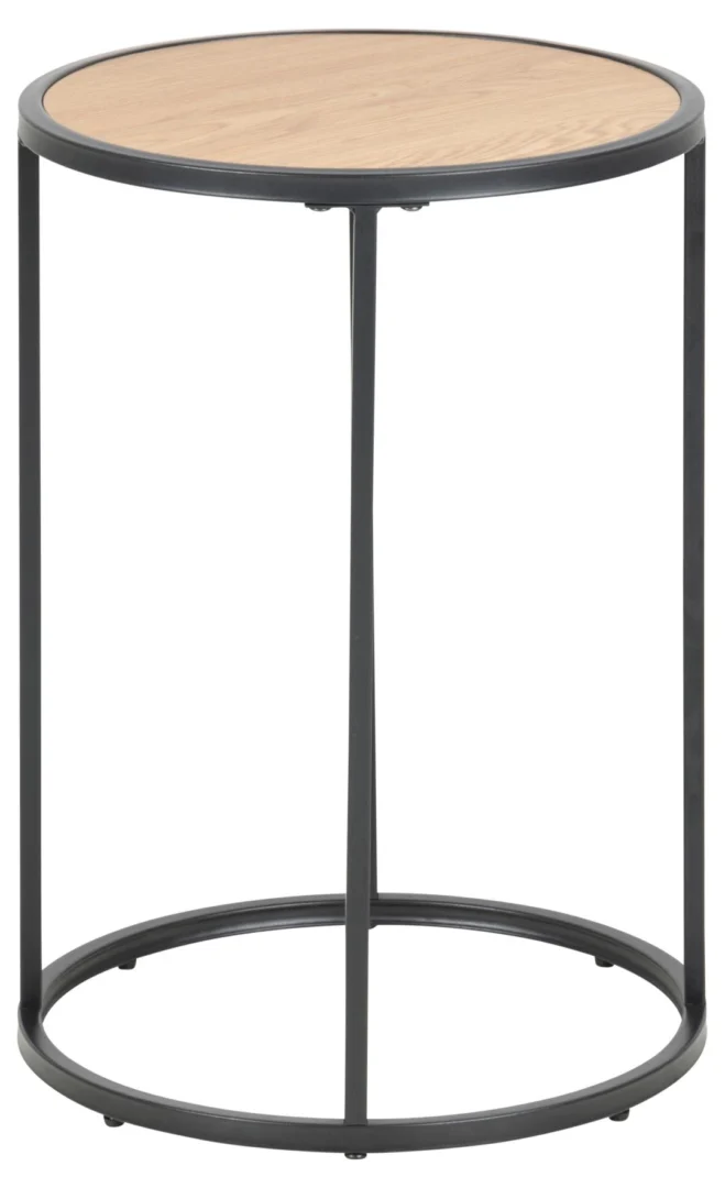 De Bijzettafel Zwart 40 CM Rond Kunststof is een compacte, kleine ronde bijzettafel met een licht houtlook blad en een dun zwart metalen frame met drie poten die verbonden zijn door een ronde voet.