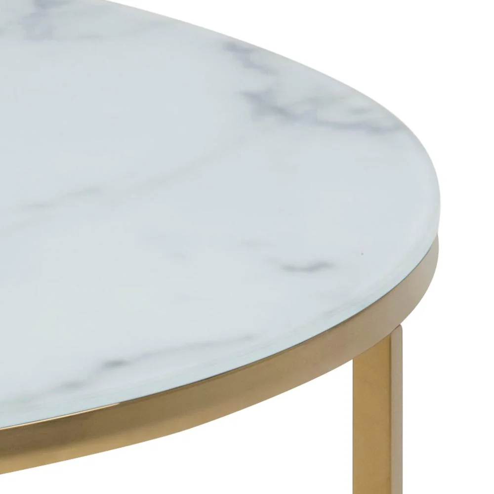 Een close-up van de Salontafel Goud, Wit 80 CM Rond Kunststof met een rond wit blad en een goud metalen frame.