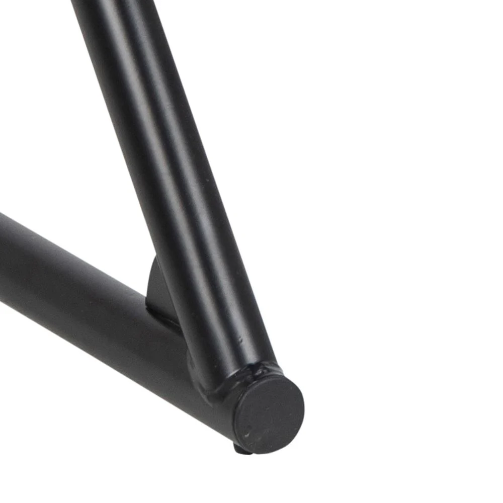 Detail: Zwart stalen frame gamebureau. Stevig onderstel voor gaming bureau.