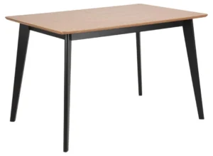 De Eettafel Roxby is een ronde eiken eettafel (80 x 76 cm) met een lichtbruin blad en matzwart onderstel, afgebeeld tegen een witte achtergrond.