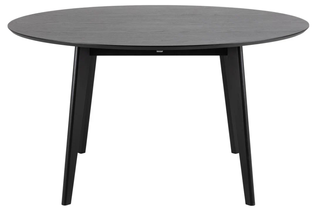 De Eettafel Nieuwe Sfeer is een 140 cm ronde tafel gemaakt van donkergekleurd eikenhout met vier schuine poten, van voren gezien tegen een effen witte achtergrond.