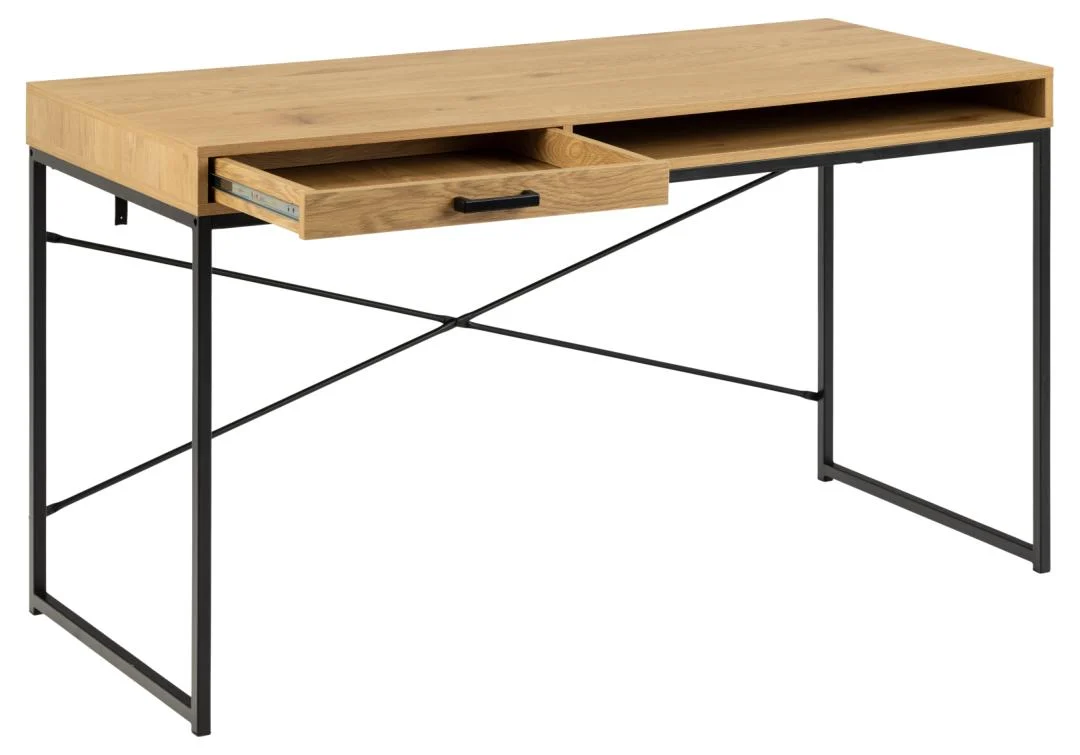 Bureau 140x58 eiken melamine met zwart stalen sledepoten en lade. Modern bureaumeubel voor kantoor of thuiswerkplek.