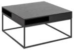 De Salontafel Zwart 80 x 40 CM Vierkant heeft een modern vierkant ontwerp met een donker blad, een minimalistisch zwart metalen frame en een praktisch kunststof opbergvak aan de zijkant.