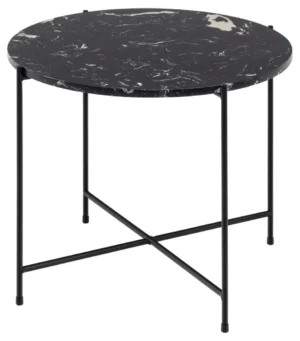 De Bijzettafel Zwart 52 CM Rond Kunststof is een ronde salontafel met een blad in zwart marmerpatroon en dunne zwarte metalen poten, met daaronder een eenvoudige dwarsbalkondersteuning.
