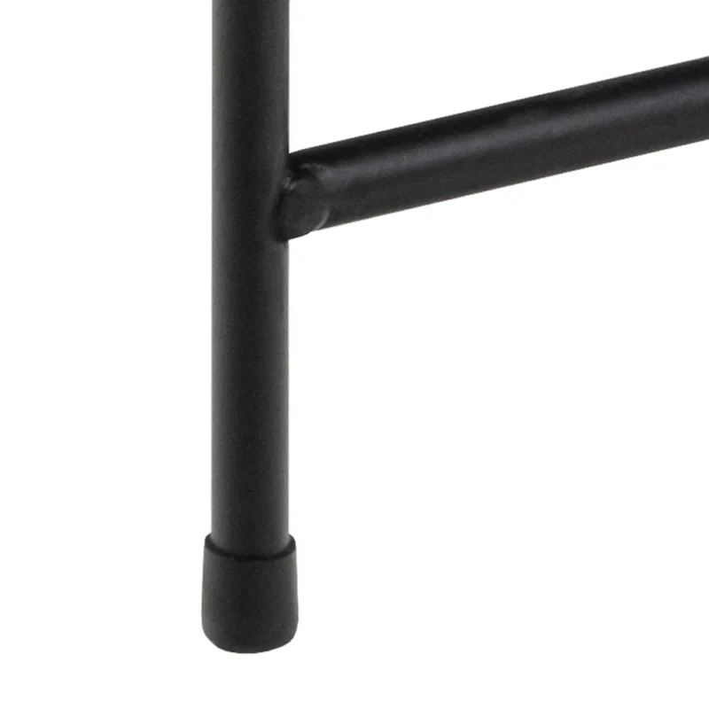 Close-up van de onderkant van de Bijzettafel Zwart 52 CM Rond Kunststof, met de zwarte metalen poot met ronde kap en een horizontale steunbalk die de poten verbindt.