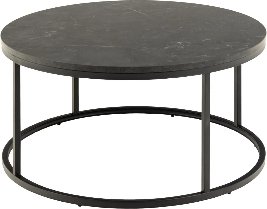 De Salontafel Zwart 80 CM Rond Kunststof is een ronde zwarte salontafel in industriële stijl met een donker marmeren blad en een minimalistisch zwart metalen frame met vier poten die verbonden zijn door een ronde voet.