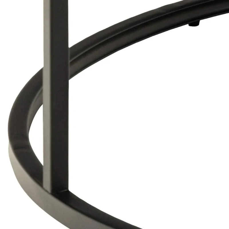 Close-up van het zwarte metalen onderstel en het ronde frame van Salontafel Zwart 80 CM Rond Kunststof, een salontafel in industriële stijl, tegen een witte achtergrond.