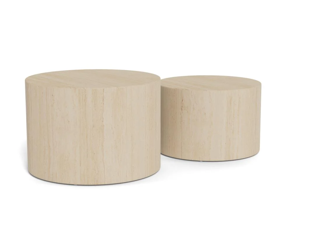 Twee ronde Salontafels Beige, Roest 40 CM van kunststof, elk op een andere hoogte, staan naast elkaar op een witte achtergrond.