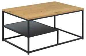 De Salontafel Zwart 60 x 42 CM Rechthoek heeft een licht houten tafelblad, een zwart metalen frame en een modern minimalistisch ontwerp met een handig kunststof opbergvak eronder.