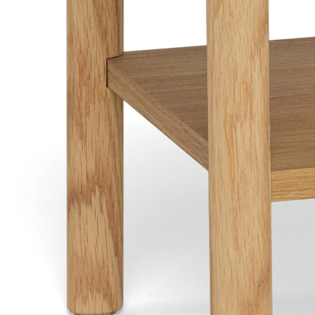 Close-up van de Salontafel Roest 134 x 34 CM Rond in eikenfineer, met twee cilindrische poten en een horizontale plank met een lichte naturel houten afwerking.