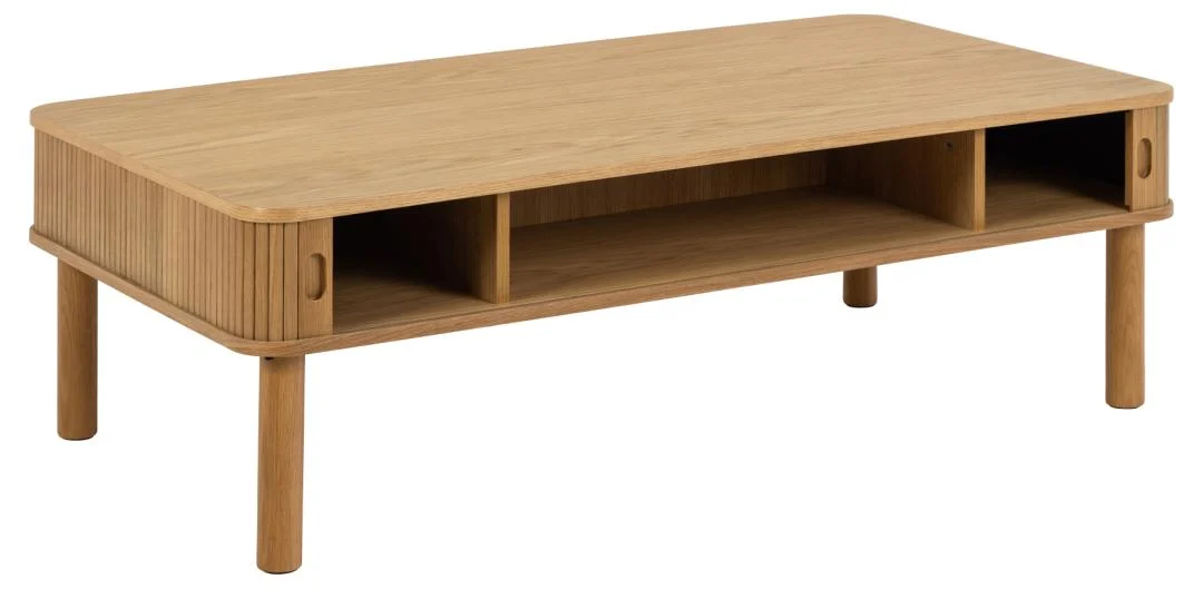 De Salontafel 70 x 40 CM Rond Eikenfineer is een moderne, licht eiken salontafel met afgeronde hoeken, vier poten en open opbergruimte eronder. Het strakke rechthoekige ontwerp past in verschillende interieurs.