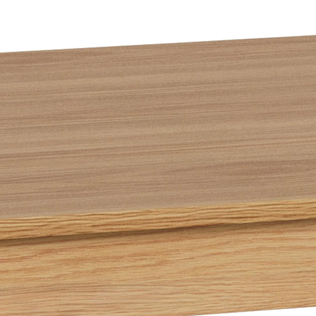 Twee parallelle Eettafel Nieuwe Sfeer 100 x 75 CM Rond planken gemaakt van eikenhout: de bovenkant heeft een glad, lichtbruin oppervlak met subtiele nerflijnen, terwijl de onderkant een meer uitgesproken houtnerfpatroon heeft.