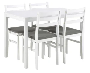 De Eettafel Nieuwe Sfeer 110 x 70 CM, een witte rechthoekige MDF eettafel, wordt getoond met vier bijpassende witte stoelen met grijze kussens op een witte achtergrond.