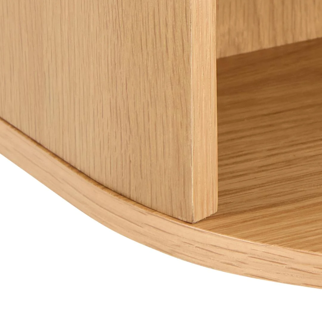 Close-up van de hoek van het Nachtkastje Eikenhout 40 x 30 x 31 CM, met gladde randen en zichtbare lichte eiken houtnerf.