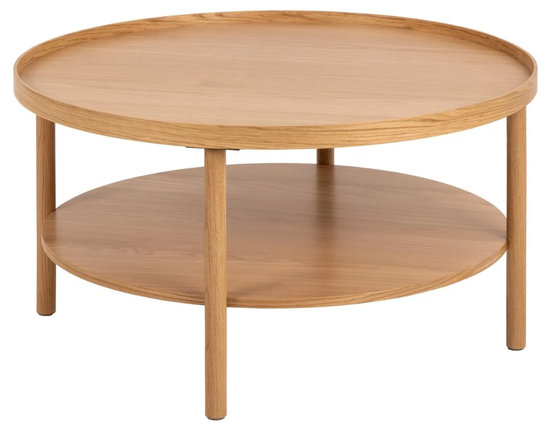 De Salontafel Roest 80 CM Rond Eikenfineer is een ronde salontafel met een afwerking van licht eikenfineer, vier poten en een onderste ronde plank. Het eenvoudige, moderne ontwerp maakt het een stijlvolle toevoeging aan elke woonkamer.