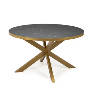 De Stalux Ronde eettafel 'Daan' (148cm) heeft een zwart marmeren blad en een goud metalen onderstel met vier schuine poten die elkaar in het midden kruisen.