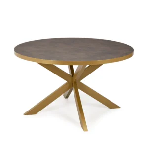 De Stalux Ronde eettafel 'Daan' (148cm) heeft een bruin lederlook blad en een modern goudkleurig metalen onderstel met vier centrale, kruisende, schuine poten.