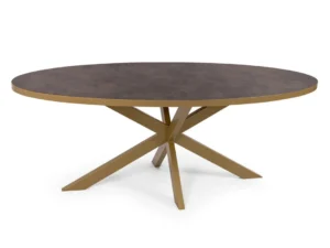 De Stalux Ovale eettafel 'Mees' (240x110cm) heeft een lederlook bruin ovaal blad en een opvallend goud metalen onderstel met kruisende schuine poten.
