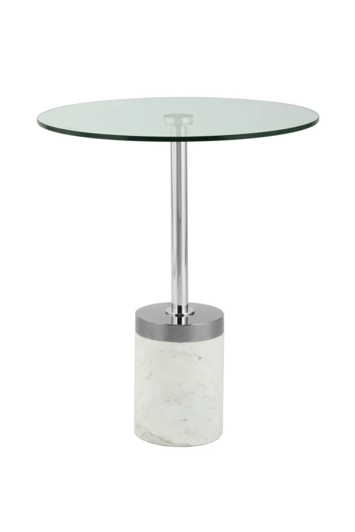 De Bijzettafel Zilver, Wit Marmer is een moderne ronde bijzettafel met een helder glazen blad, een slanke metalen steel en een cilindervormig wit marmeren onderstel.