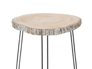 De Sidetable Paulowniahout/IJzer Grijs Gewassen Groot heeft een groot, rond houten blad en drie zwarte metalen haarspeldpoten, geïsoleerd afgebeeld op een witte achtergrond.