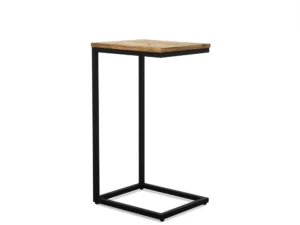 De Banktafel Rya Set von 2 bestaat uit moderne C-vormige bijzettafels met zwarte metalen frames en rechthoekige houten bladen, tegen een effen witte achtergrond.
