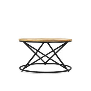 De Salontafel 70 x 70 CM Vierkant Design is een vierkante salontafel met een licht houten blad en zwart metalen onderstel met gekruiste steunen en een rond onderstel, afgebeeld tegen een effen witte achtergrond.