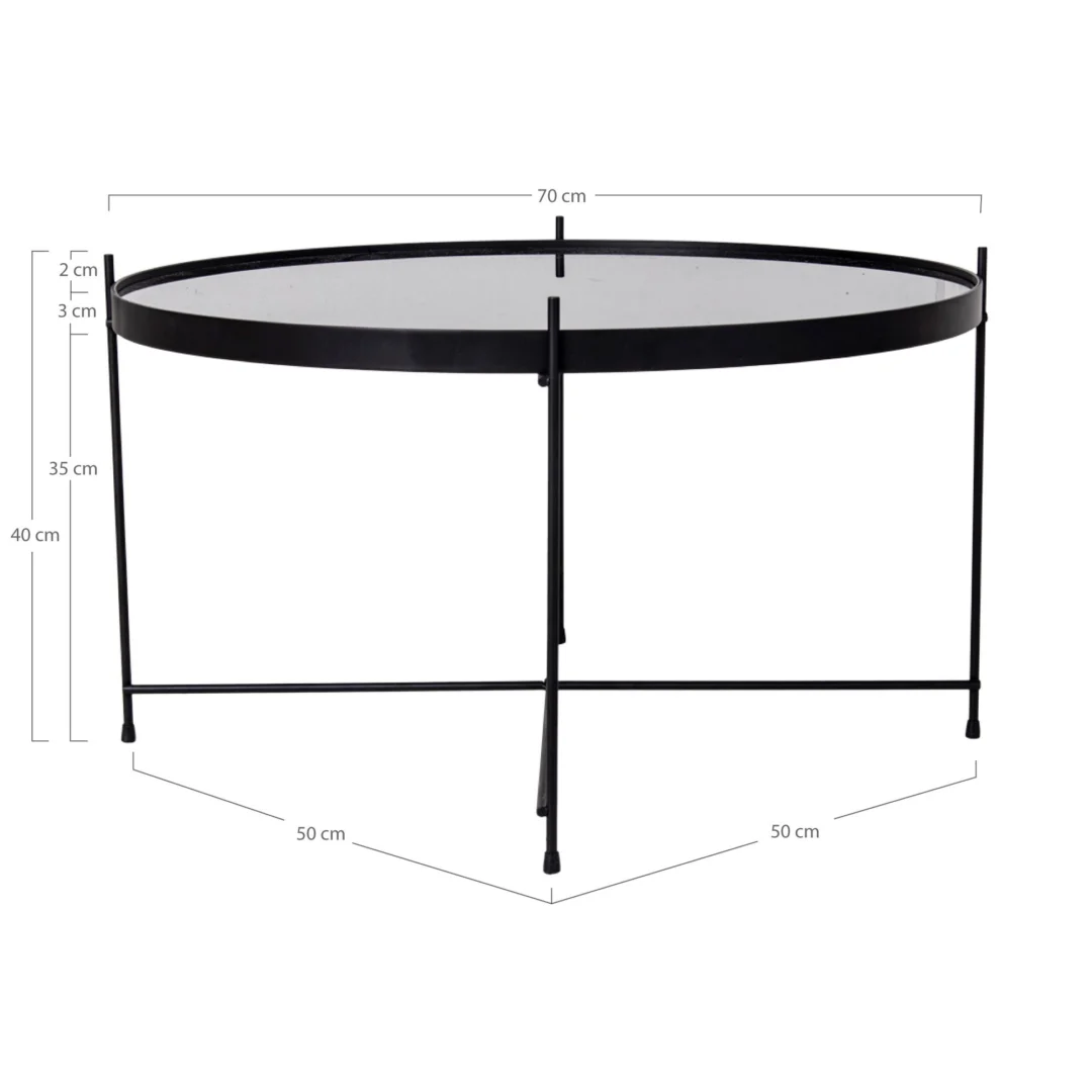 De Salontafel Zwart is een ronde zwart metalen salontafel met een glazen blad van 70 cm in diameter en 40 cm hoog. Hij heeft vier slanke poten die aan de onderkant 50 cm uit elkaar staan. Gedetailleerde afmetingen van de zijkant worden meegeleverd.
