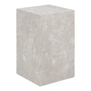 Een beige marmerlook Bijzettafel Praag (30x30x50 cm) met subtiele witte adering staat rechtop tegen een effen witte achtergrond.