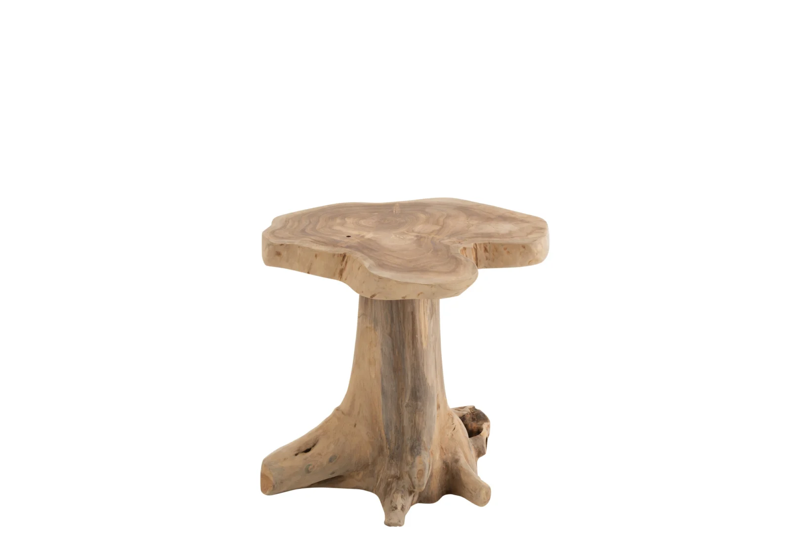 De Sidetable Amy Teak Hout Natuurlijk Klein heeft een rustiek, natuurlijk houten ontwerp met een dik, uniek gevormd blad en stevig, op wortels geïnspireerd onderstel, tegen een effen witte achtergrond.