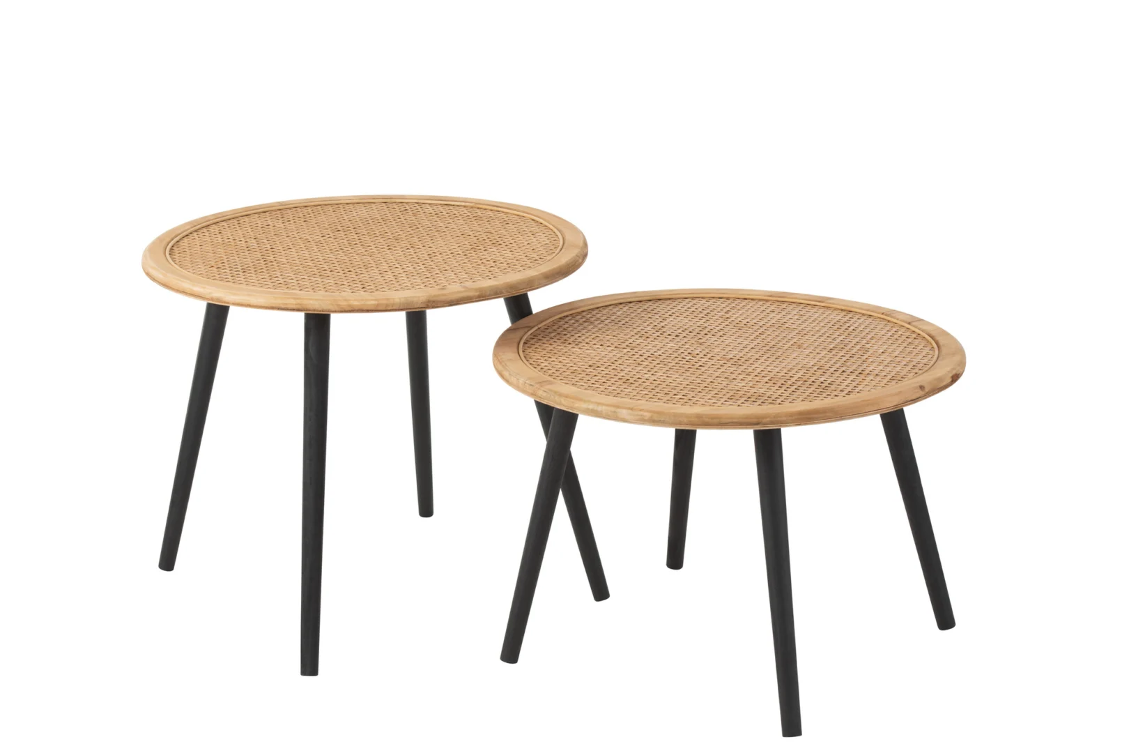 De Bijzettafel 67 x 67 CM Vierkant Bamboe is een vierkante bijzettafel van bamboe met een natuurlijke houten afwerking en stevige zwarte metalen poten, tegen een witte achtergrond.