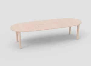De SENTO TAFEL 210/300 WWM is een lichthouten, ovale eettafel met vier poten en uitschuifblad in het midden, tegen een effen witte achtergrond.