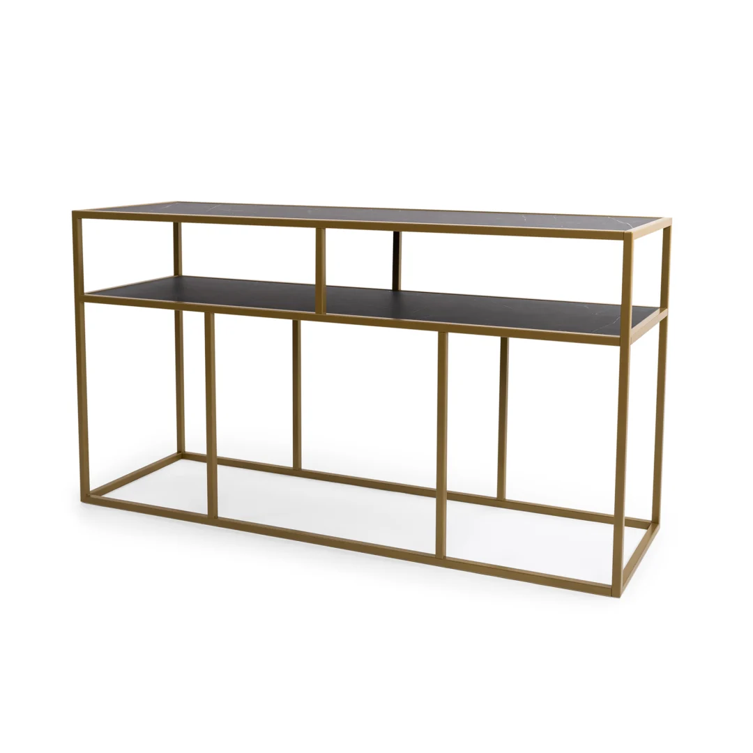 De chique Bijzettafel Zwart, Goud 81 x 44 CM Marmer heeft een modern rechthoekig ontwerp met een goud metalen frame, twee zwart marmeren planken en een open minimalistische stijl.