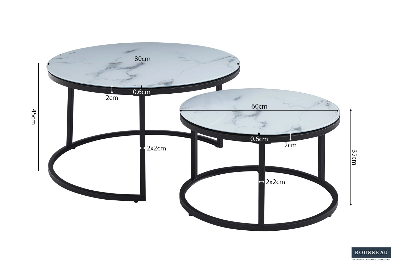 De Salontafel Wit Marmer Minimalistisch is een set van twee ronde nesttafels met een wit marmeren blad en een zwart metalen onderstel. De grotere tafel is 80cm breed x 45cm hoog, de kleinere 60cm x 35cm. Beide tafels hebben gelabelde afmetingen.