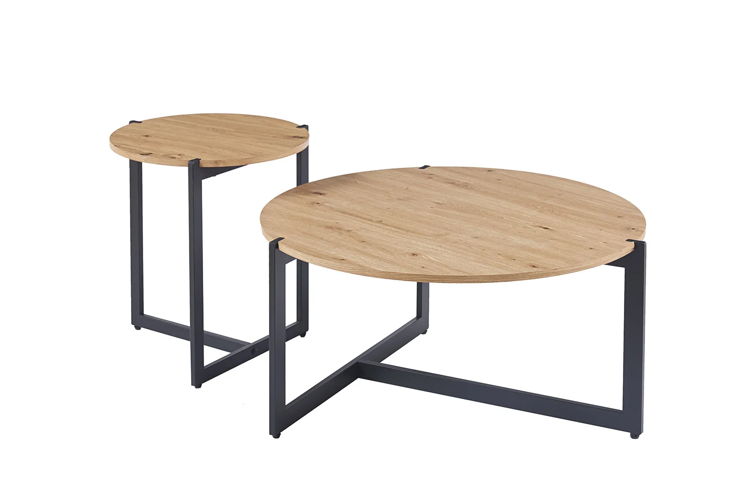 De Salontafel Klassiek Design Tijdloos set bestaat uit twee ronde nesttafels met een licht houten blad en een zwart metalen onderstel. De grotere tafel staat vooraan, de kleinere achter en links van de tafel, beide met een eenvoudig, modern ontwerp.