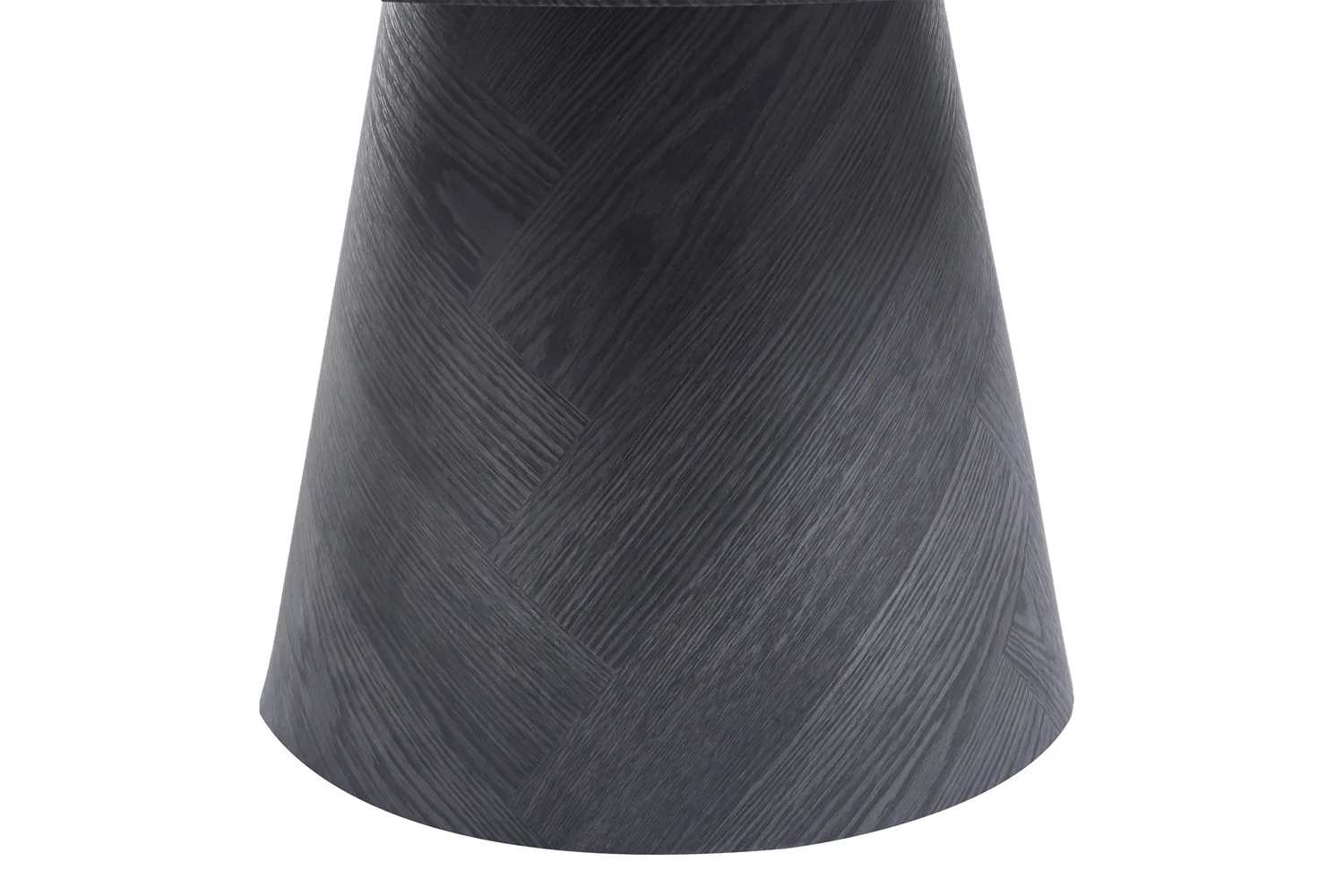 Een close-up van het onderste deel van de Salontafel Donkergrijs, Roest 80 CM, met een donkergrijze kegelvorm met een houtnerfpatroon en chevronontwerp.
