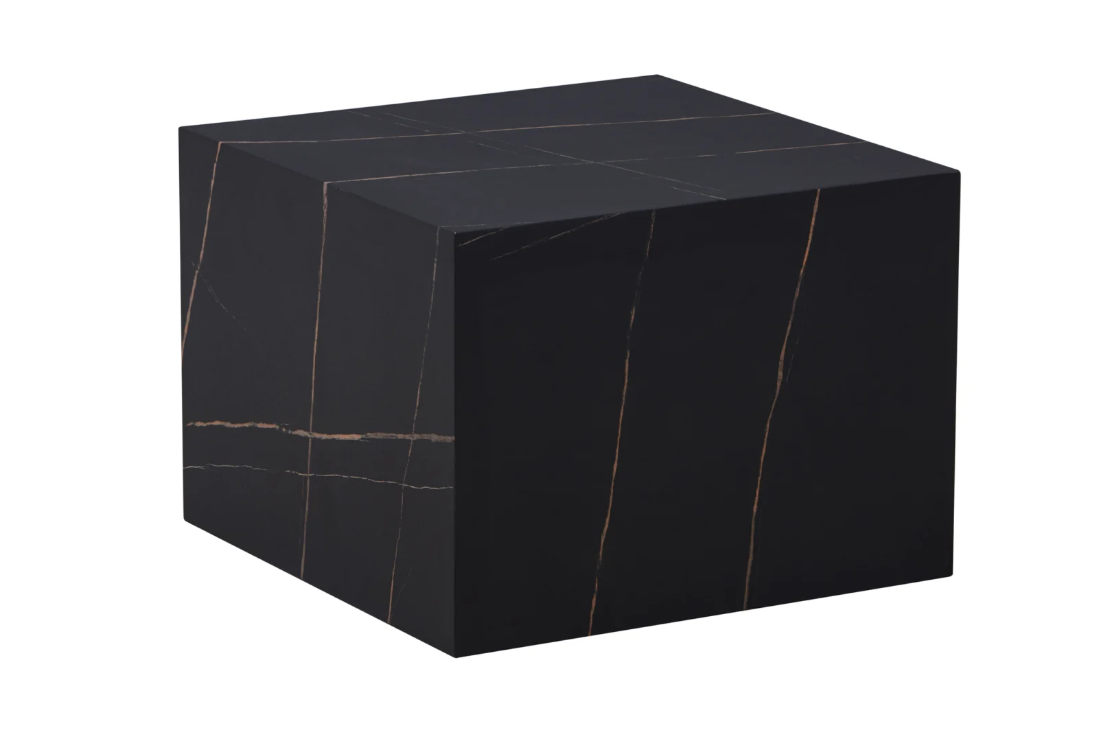 De Bijzettafel Zwart Mdf Design is een massief zwarte, kubusvormige bijzettafel met dunne, subtiele witte en gouden aderpatronen zoals marmer, tegen een effen witte achtergrond.