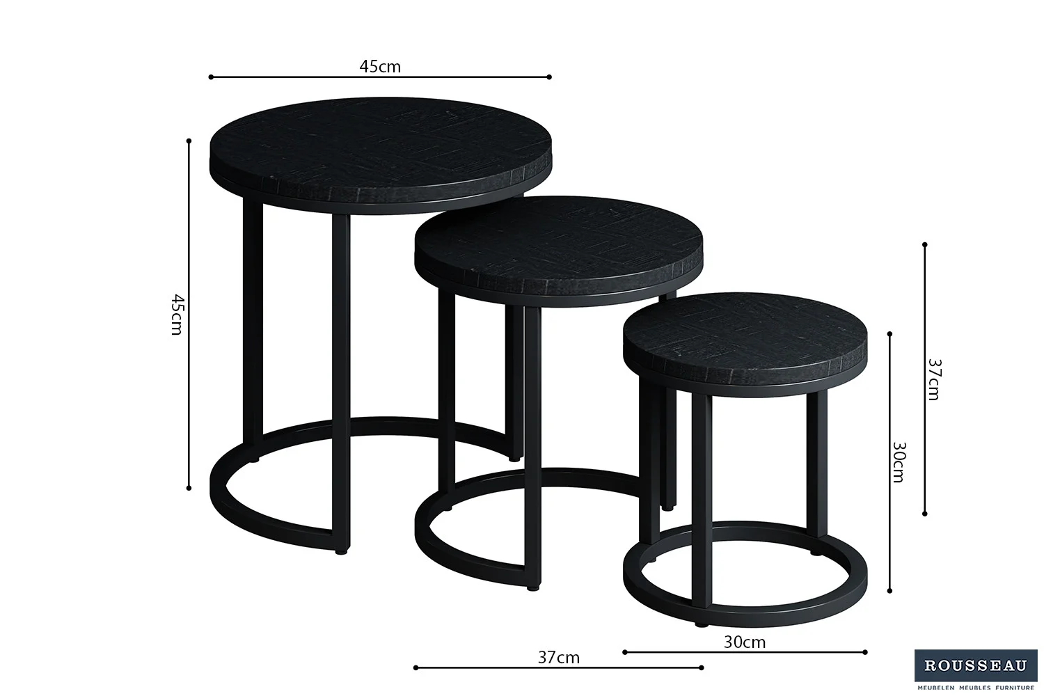 De 'Plano' 3-delige bijzettafelset heeft zwarte ronde mangohouten bladen en metalen frames. Maten: 45x45 cm, 37x37 cm en 30x30 cm (hoogte x diameter). Geschikt als stijlvolle nesttafels voor je ruimte.