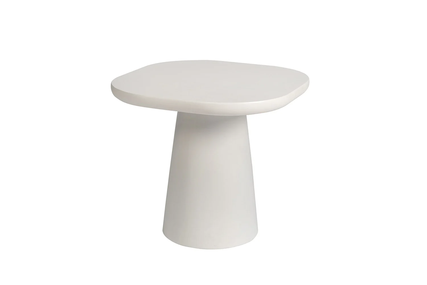 De UITVERKOOP Salontafel 'Tavira' is een moderne, minimalistische witte ovale salontafel (55 cm) met een cementafwerking, een afgerond blad en een brede cilindrische voet tegen een effen witte achtergrond.