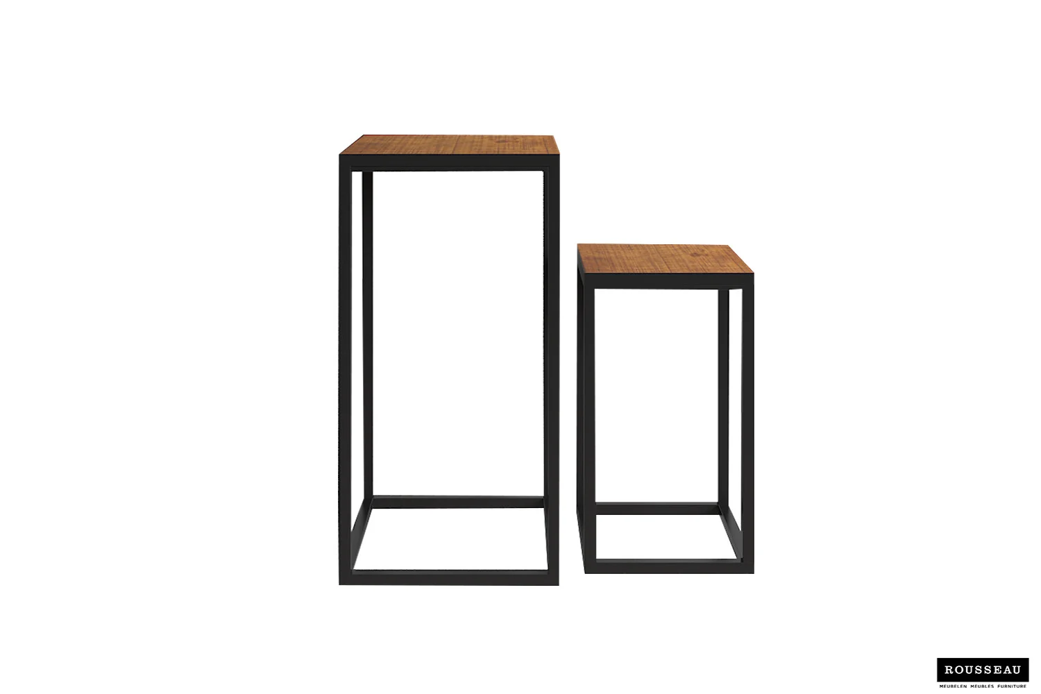 Twee minimalistische 'Madeira' bijzettafels van Rousseau, gemaakt van mangohout met vierkante bladen en een onderstel van zwart metaal - de ene hoger dan de andere - worden getoond op een witte achtergrond. Het logo van Rousseau staat rechtsonder.